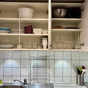 Apartamento 2 Bedroom Flat In Heart Of Eaux-vives, Ginebra