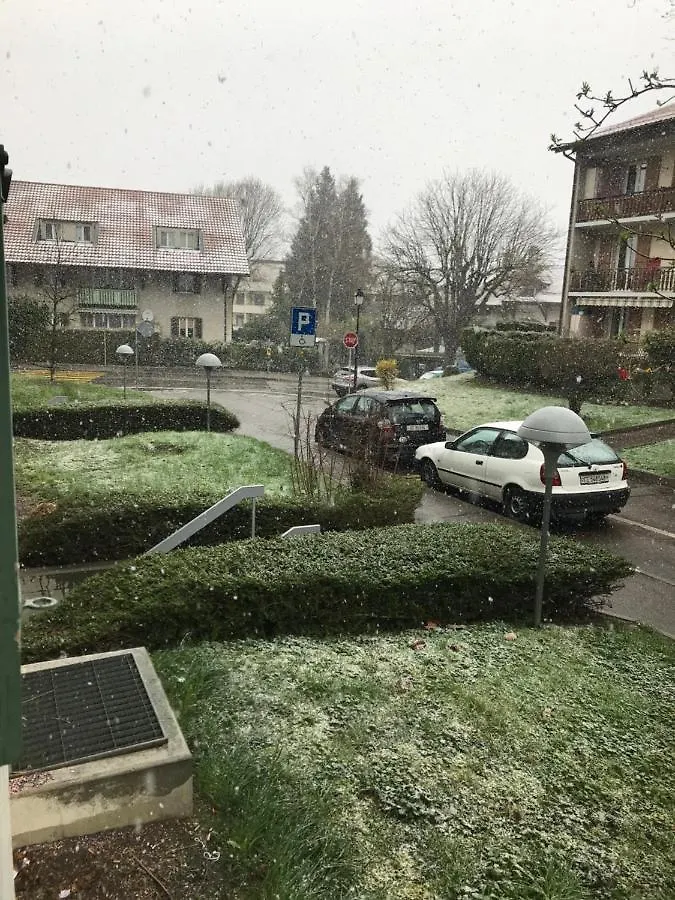 Geneva Bernex - Shared Appartement Roomate Homestay - Tramway 14 Tpg - Viarhona 0*,  Switzerland
